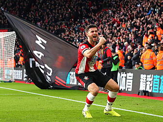 Long signs new contract with S...